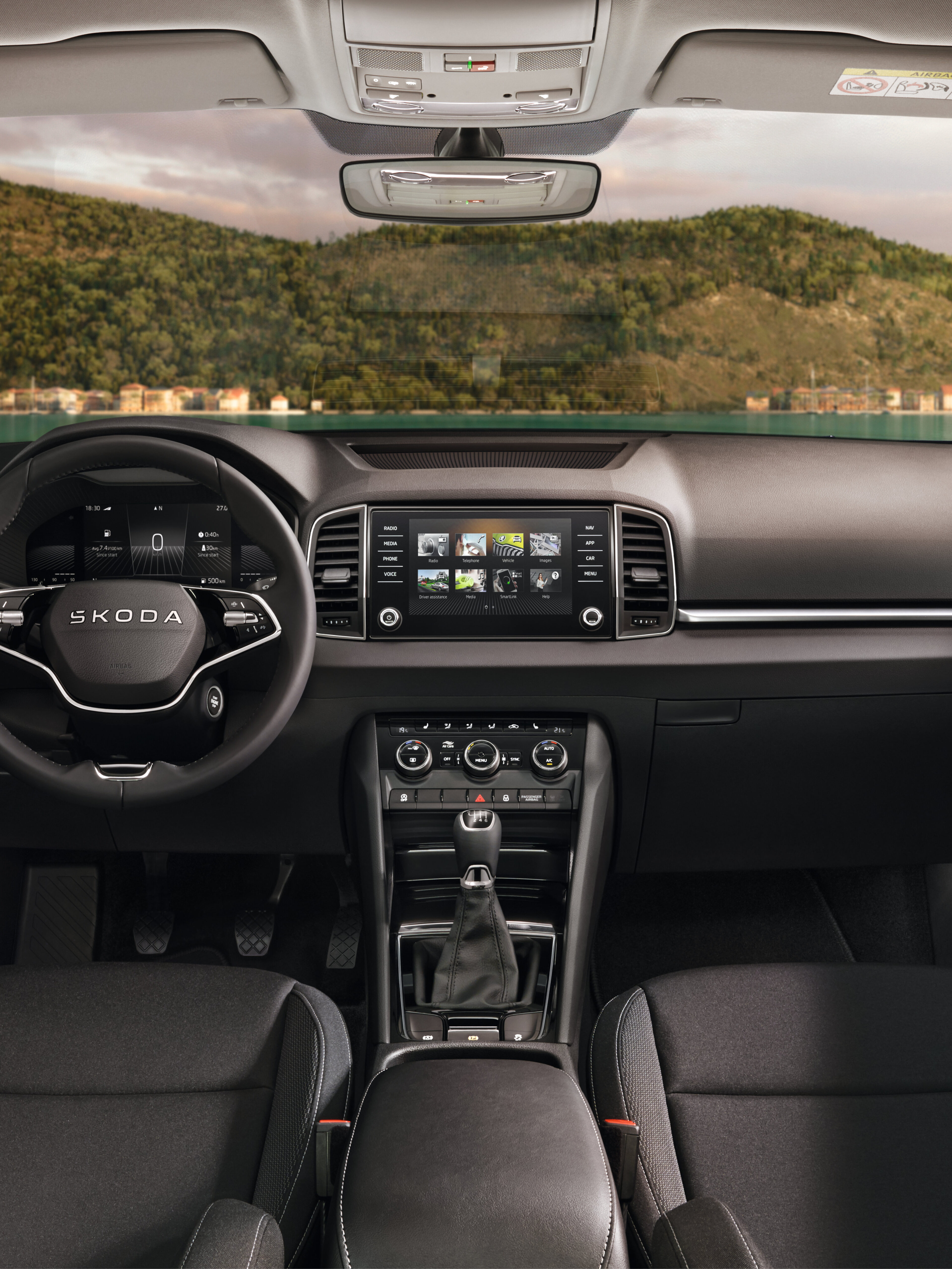 skoda karoq orange innenraum