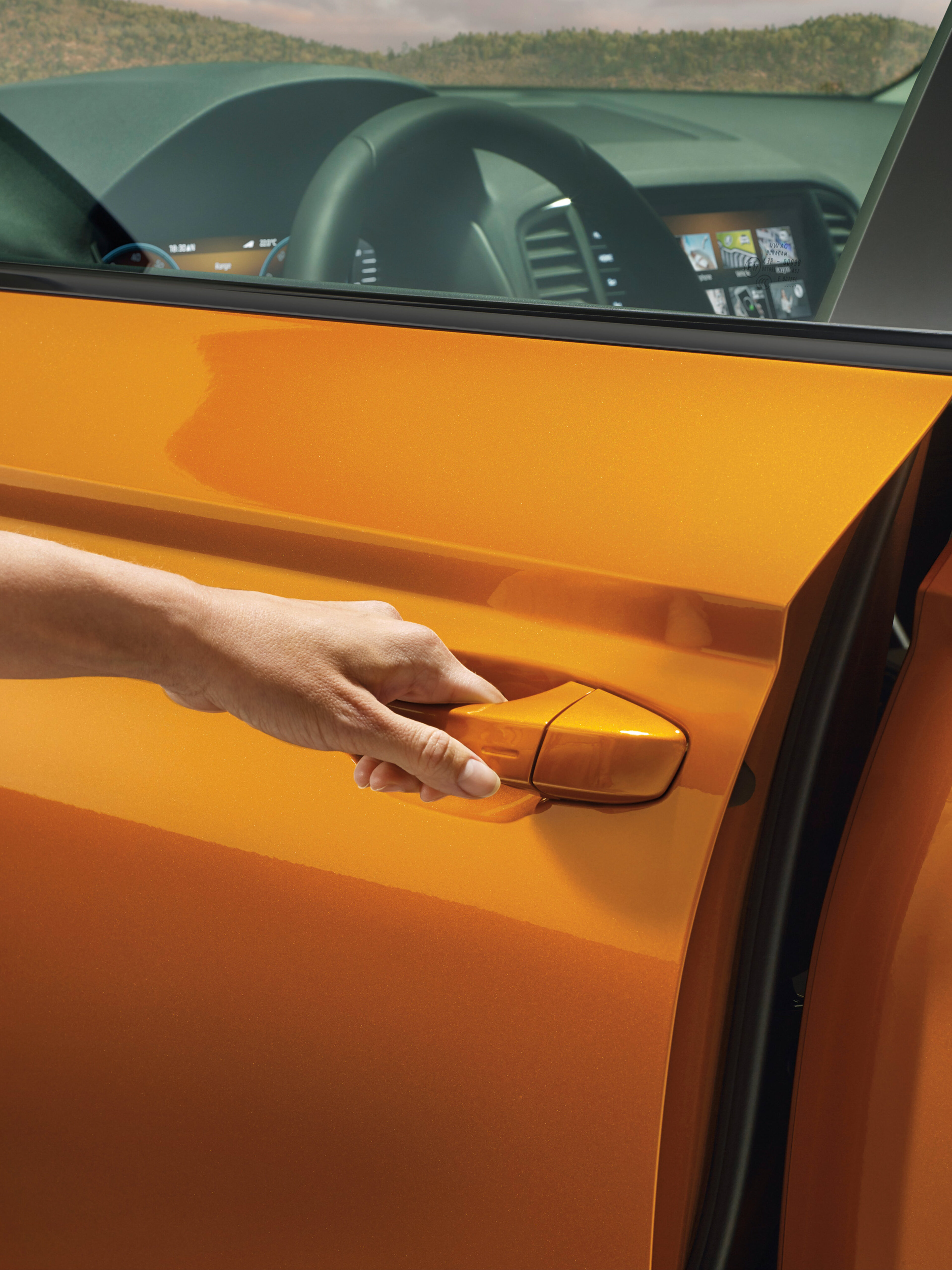 skoda karoq orange seite